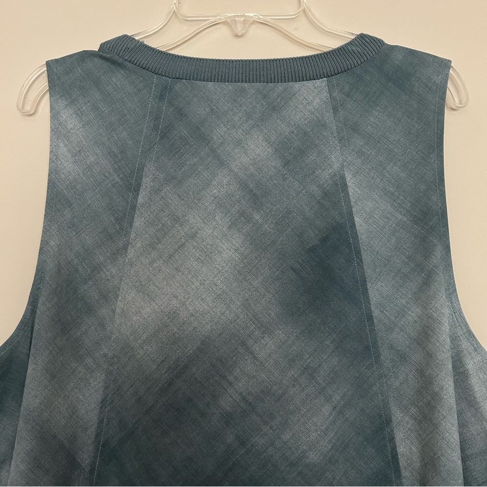 Athleta Women’s Blue-Green Sleeveless Top with Plaid Pattern - Picture 7 of 9